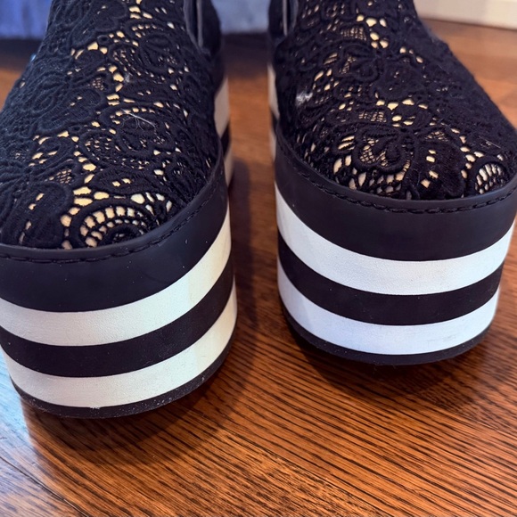 Gucci Women’s Cloth Platform Mules/Clogs 
EUR Size 40 US Size 9 NWOT - Picture 4 of 12